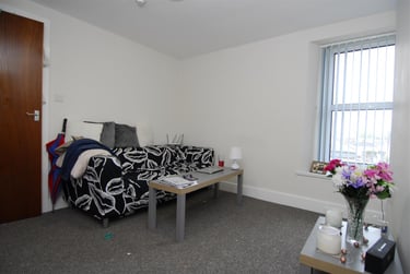 1 bed flat, Wolsdon Street, Flat 6, Stonehouse, Plymouth, PL15EH - Image 2